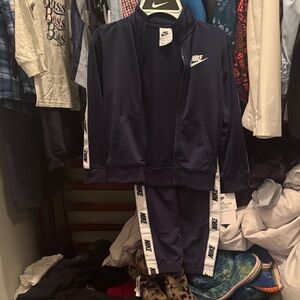 Nike Kids Matching Set in Navy and White